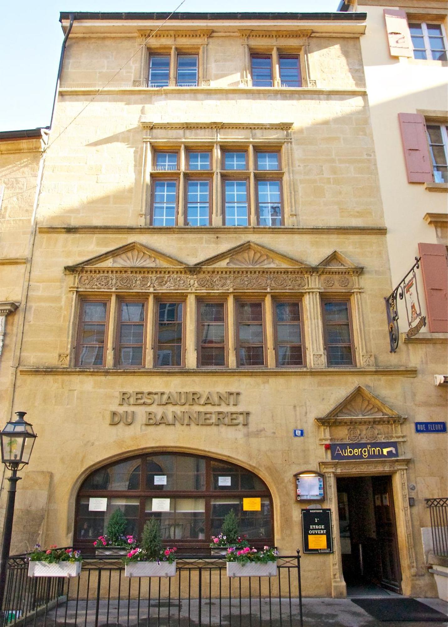 Aux Chambres Du Banneret Neuchâtel Exterior foto