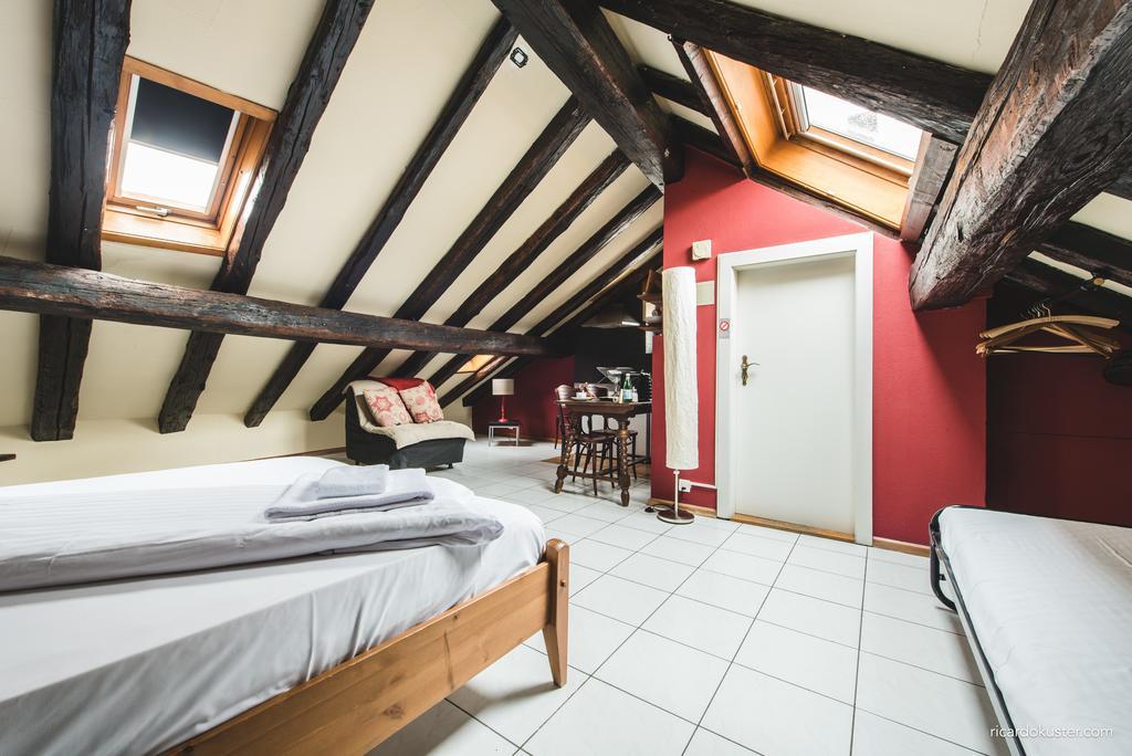 Aux Chambres Du Banneret Neuchâtel Quarto foto